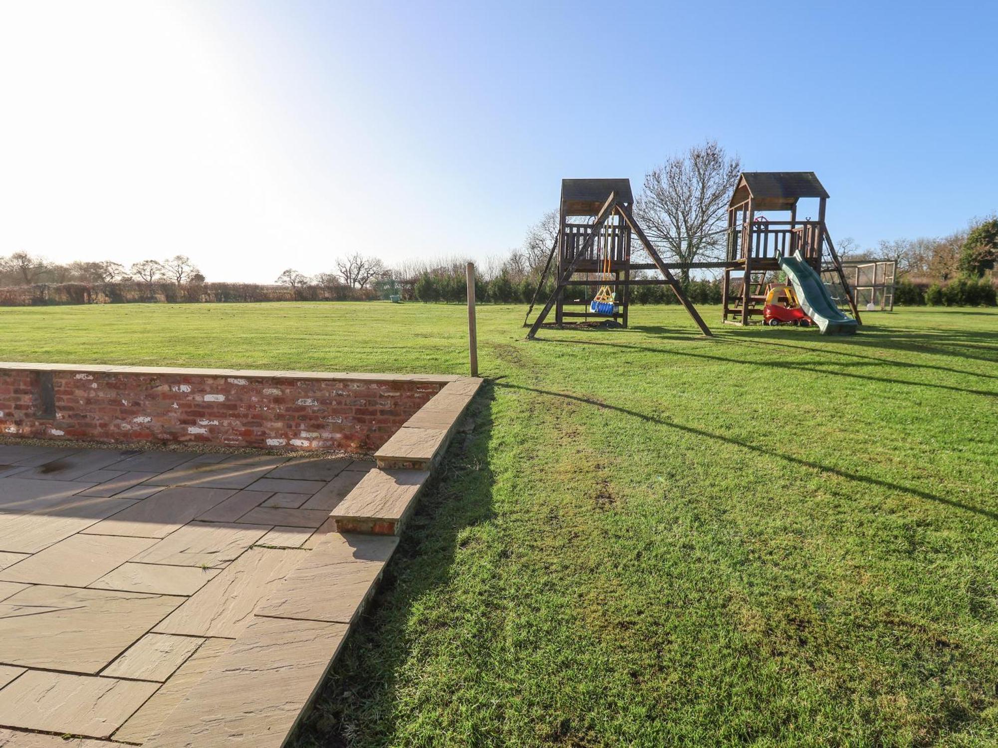 The Shippon Villa Frodsham Exterior photo